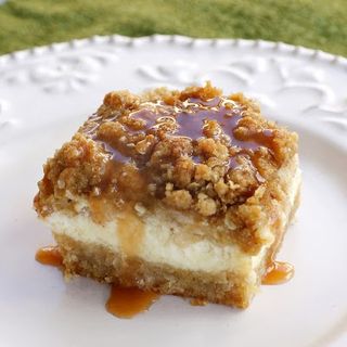 Caramel-apple-cheesecake-bars-3 Caramel-apple-cheesecake-bars-3